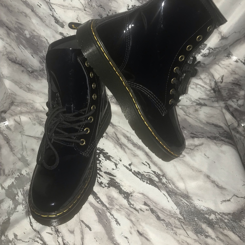New Doc Marten’s shiny combat boots size 8